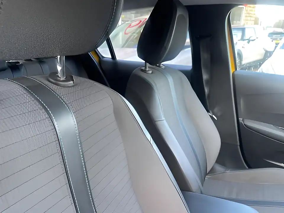 Used 2005 Peugeot 208 Allure Premium Plus Yellow - Interior and Exterior details 8