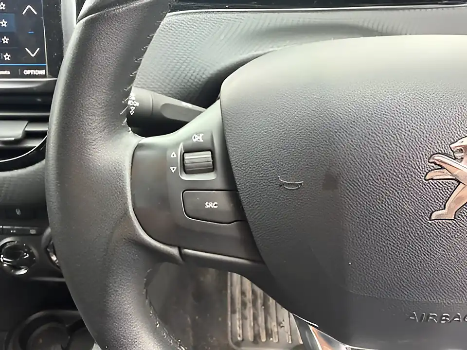 Used 2005 Peugeot 208 Black Edition White - Interior and Exterior details 13