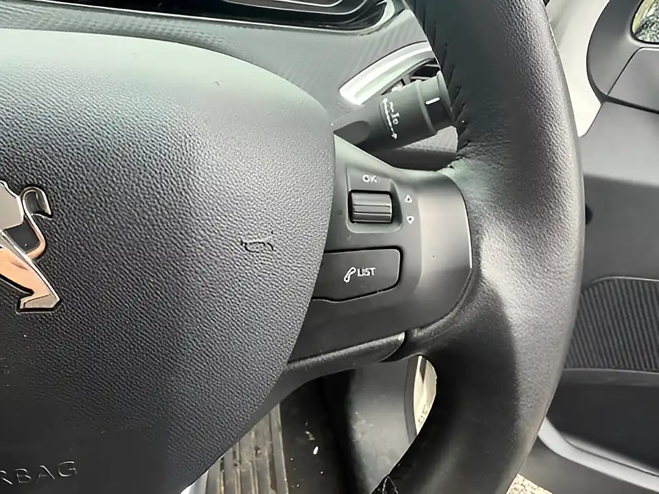 Used 2005 Peugeot 208 Black Edition White - Interior and Exterior details 14
