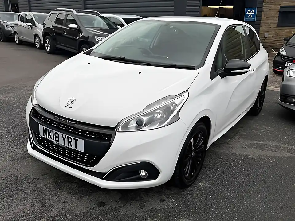 Used 2005 Peugeot 208 Black Edition White - Interior and Exterior details 3