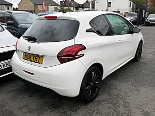 Used 2005 Peugeot 208 Black Edition White - Interior and Exterior details 4