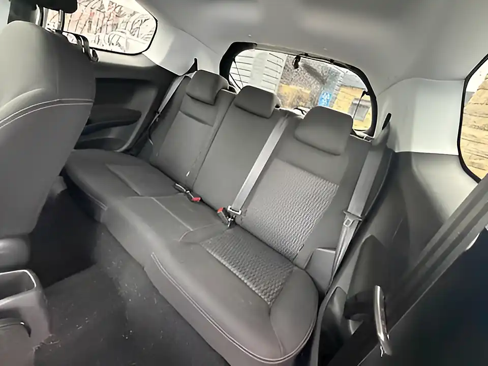 Used 2005 Peugeot 208 Black Edition White - Interior and Exterior details 9
