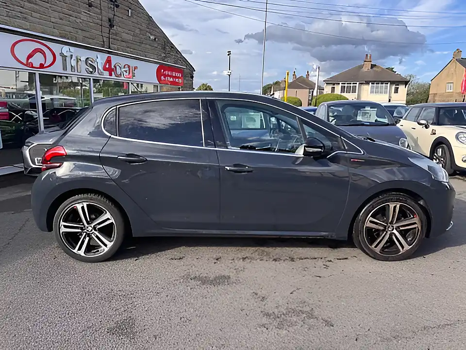 Used 2005 Peugeot 208 GT Line Grey - Interior and Exterior details 5