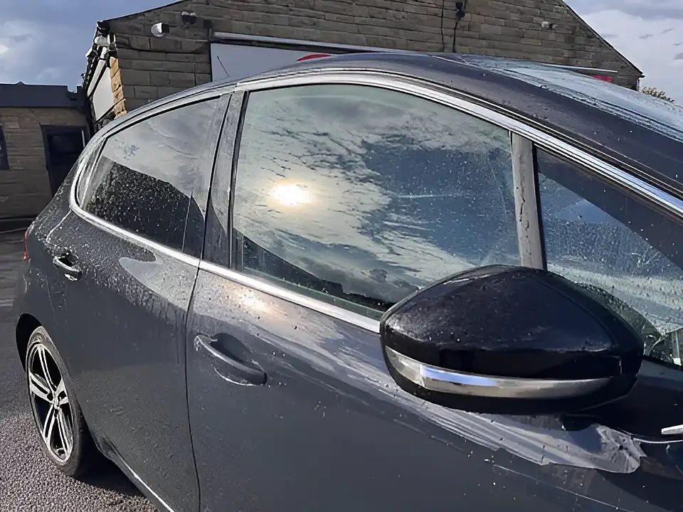 Used 2005 Peugeot 208 GT Line Grey - Interior and Exterior details 8