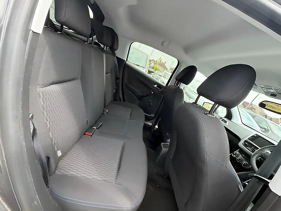 Used 2005 Peugeot 208 Signature Grey - Interior and Exterior details 10