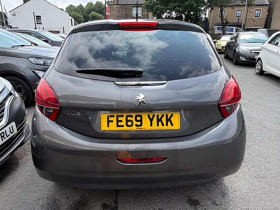 Used 2005 Peugeot 208 Signature Grey - Interior and Exterior details 5
