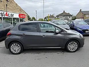 Used 2005 Peugeot 208 Signature Grey - Interior and Exterior details 6
