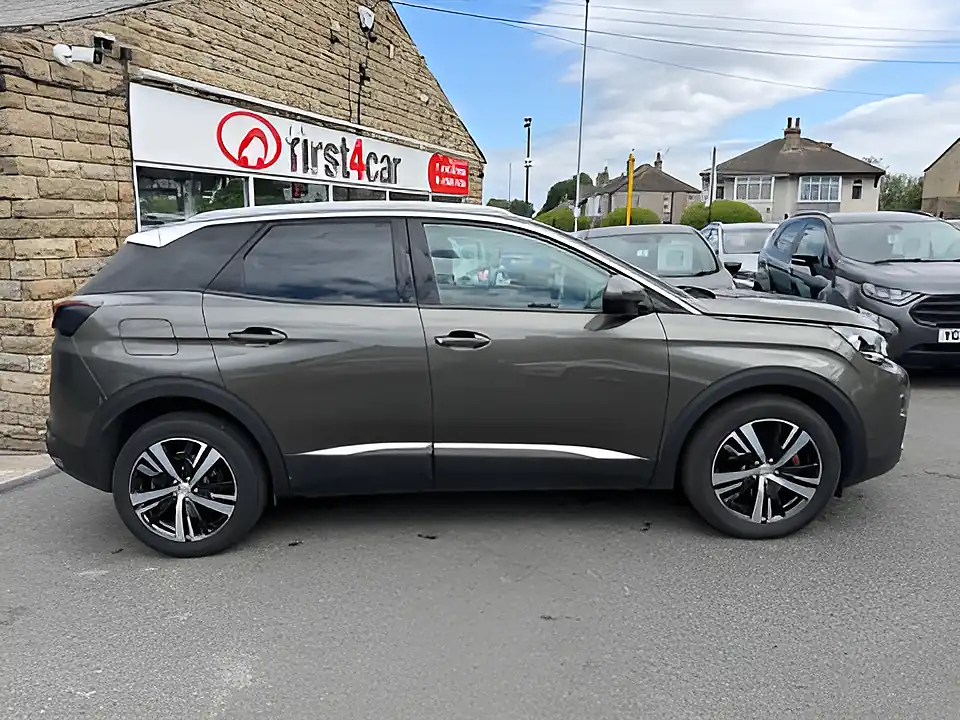 Used 2005 Peugeot 3008 Allure Grey - Interior and Exterior details 6