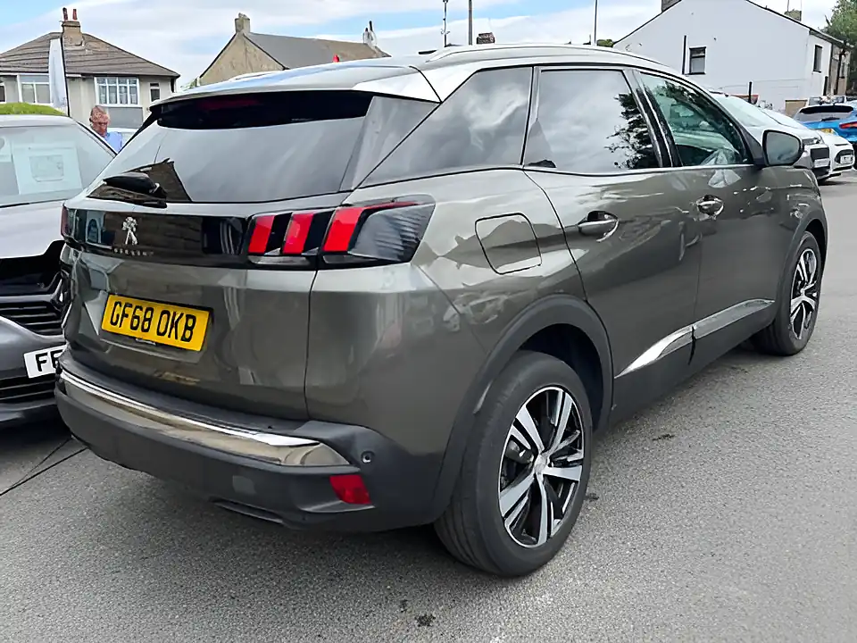 Used 2005 Peugeot 3008 Allure Grey - Interior and Exterior details 7