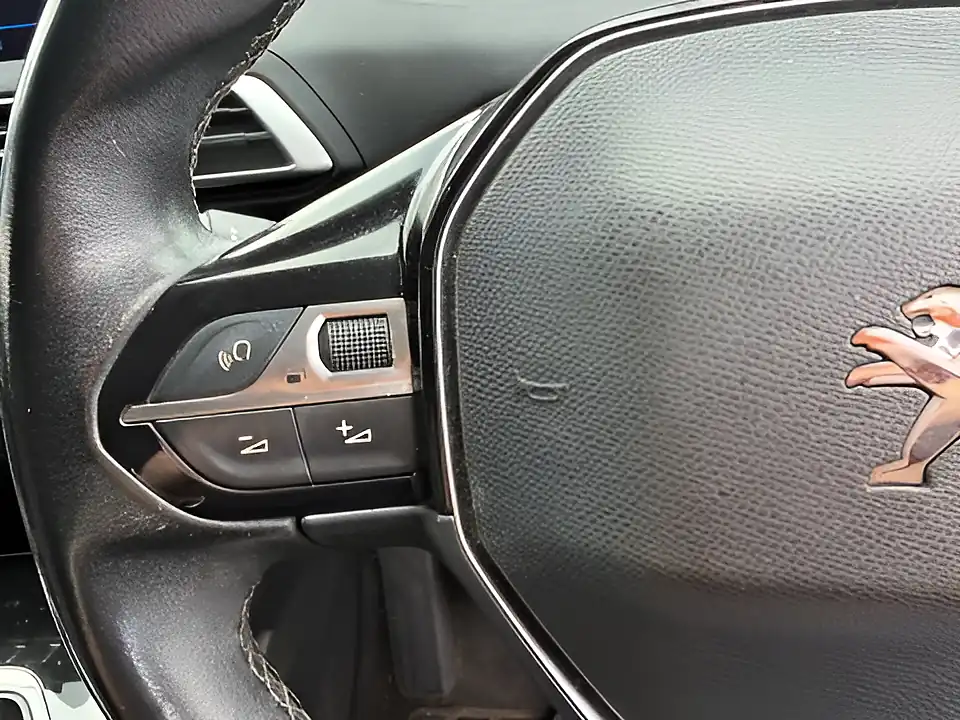 Used 2005 Peugeot 3008 Allure Grey - Interior and Exterior details 9