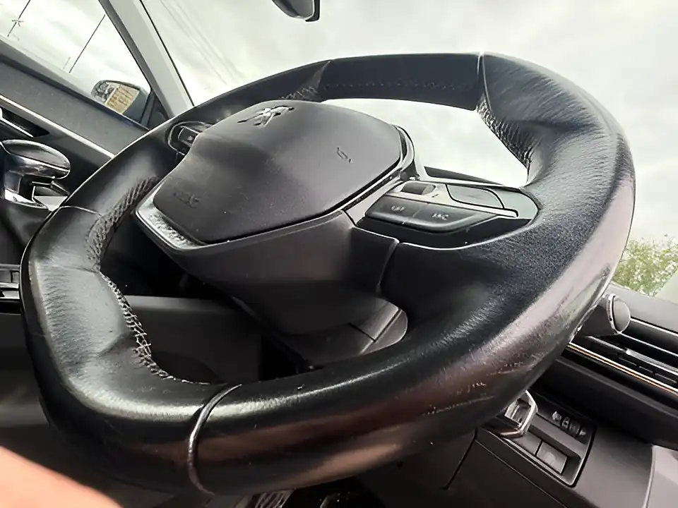 Used 2005 Peugeot 3008 Allure Grey - Interior and Exterior details 12