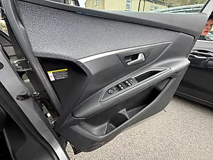 Used 2005 Peugeot 3008 Allure Grey - Interior and Exterior details 14