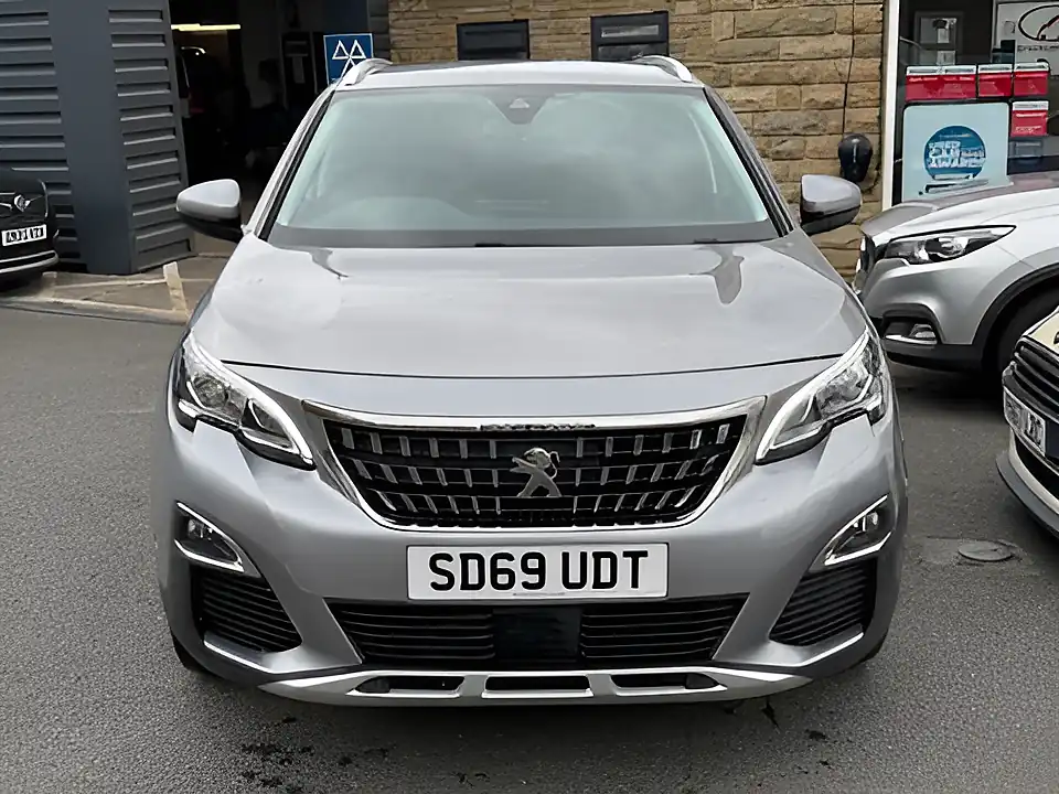 Used 2005 Peugeot 3008 Allure Grey - Interior and Exterior details 2