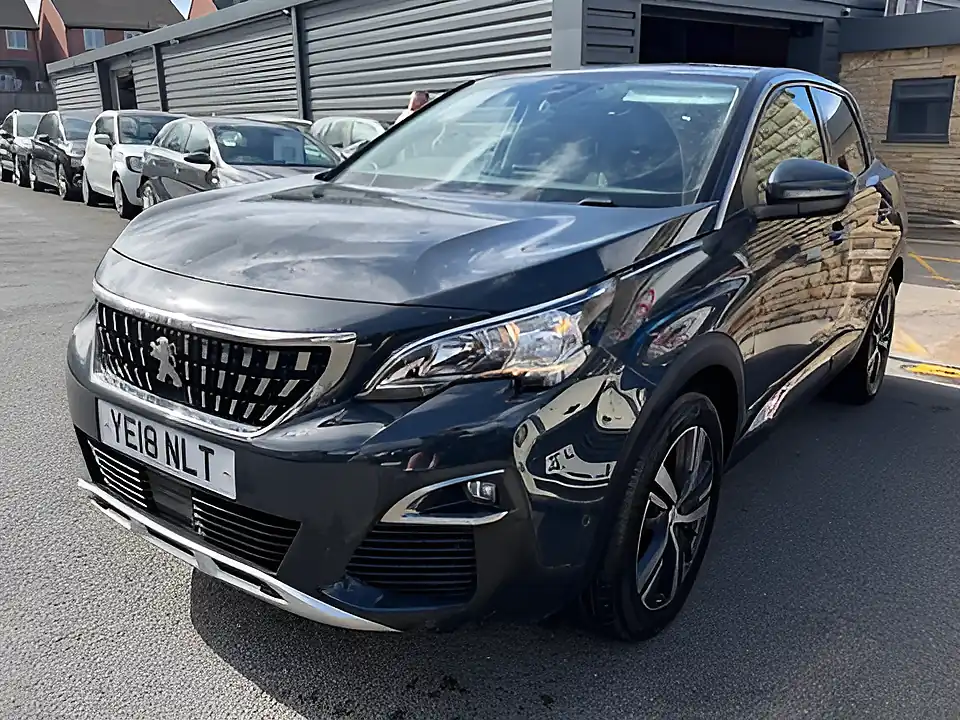 Used 2005 Peugeot 3008 Allure Grey - Interior and Exterior details 3