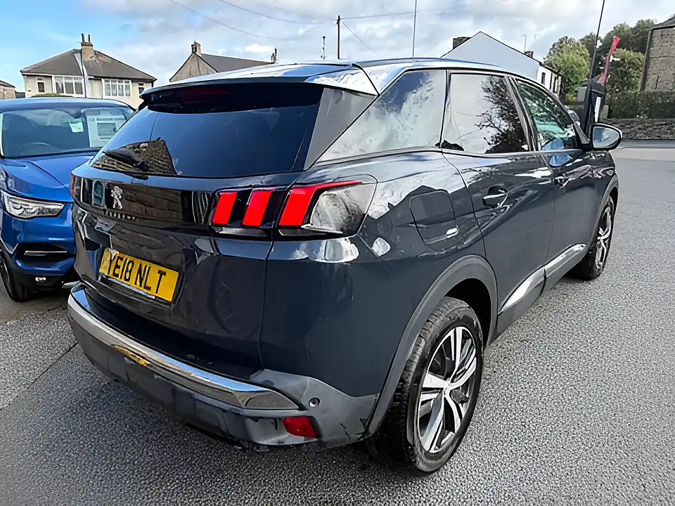 Used 2005 Peugeot 3008 Allure Grey - Interior and Exterior details 4