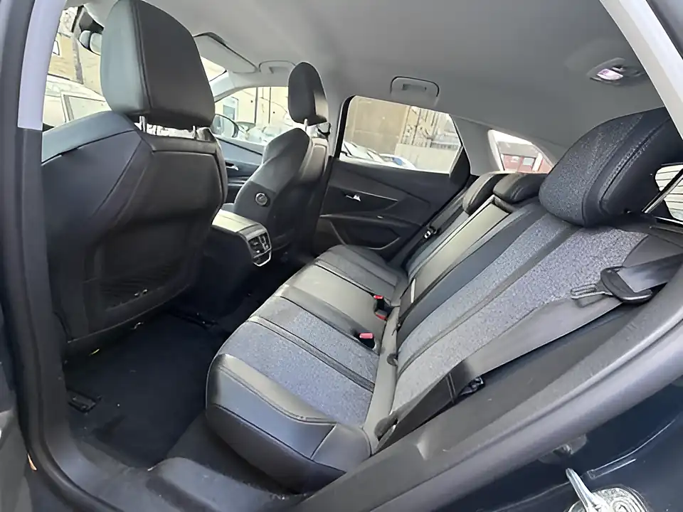 Used 2005 Peugeot 3008 Allure Grey - Interior and Exterior details 9