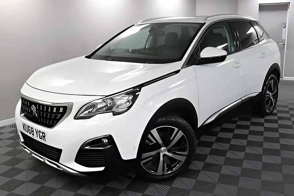 Used 2005 Peugeot 3008 Allure White - Interior and Exterior details 11