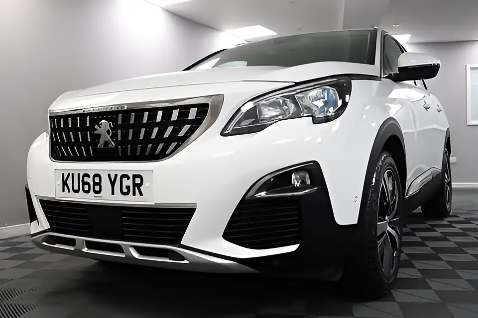 Used 2005 Peugeot 3008 Allure White - Interior and Exterior details 13