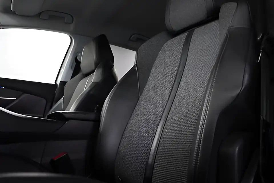 Used 2005 Peugeot 3008 Allure White - Interior and Exterior details 15