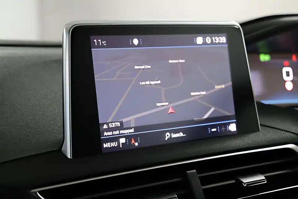Used 2005 Peugeot 3008 Allure White - Interior and Exterior details 16