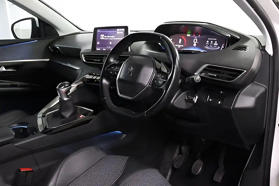 Used 2005 Peugeot 3008 Allure White - Interior and Exterior details 3