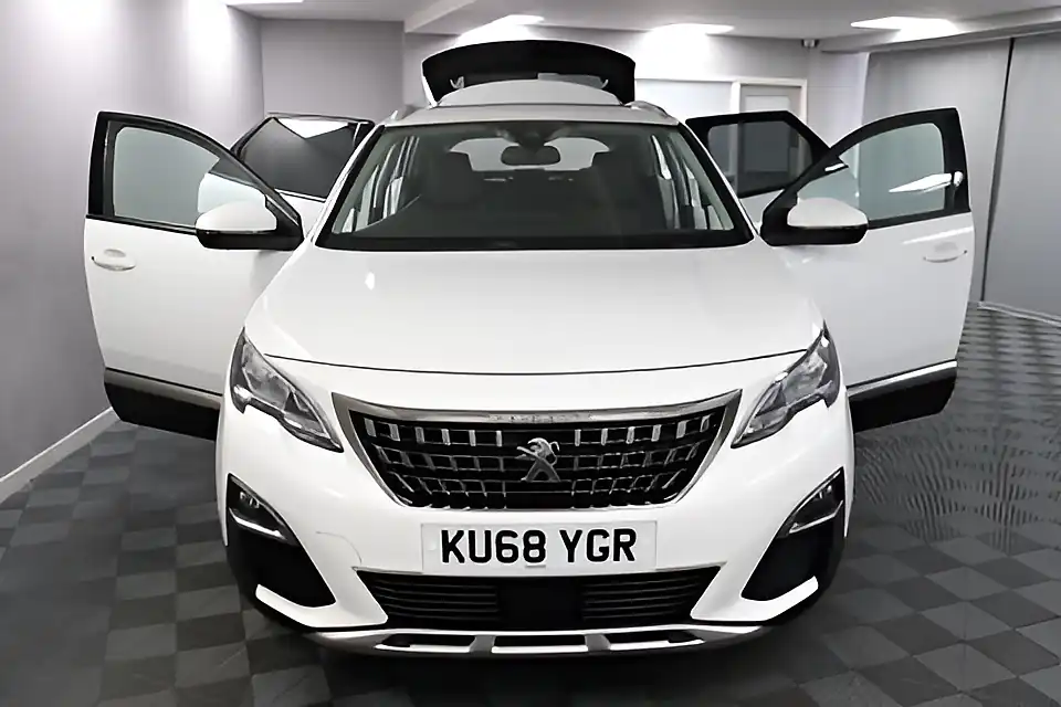Used 2005 Peugeot 3008 Allure White - Interior and Exterior details 5