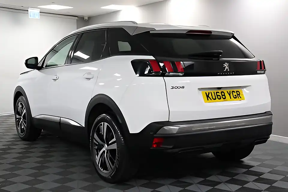 Used 2005 Peugeot 3008 Allure White - Interior and Exterior details 7