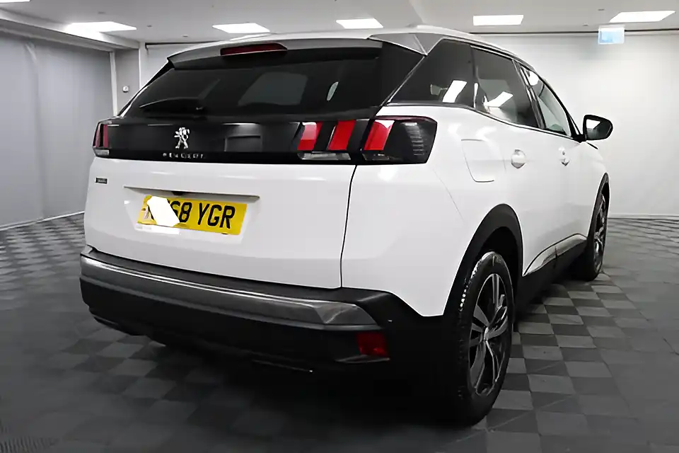 Used 2005 Peugeot 3008 Allure White - Interior and Exterior details 8