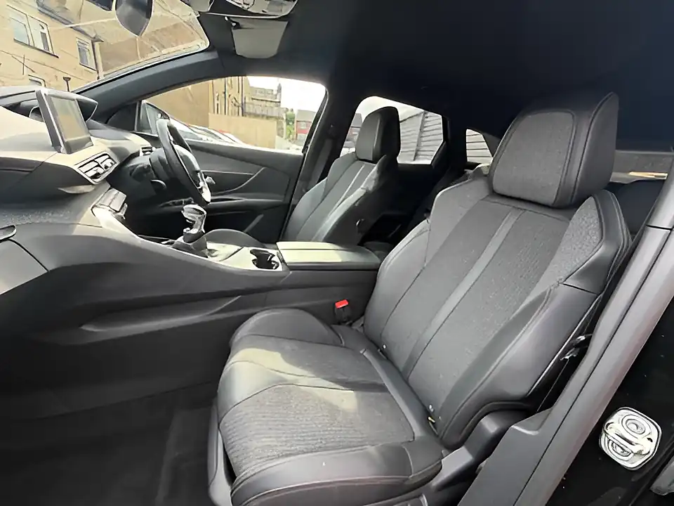 Used 2005 Peugeot 3008 GT Line Black - Interior and Exterior details 16