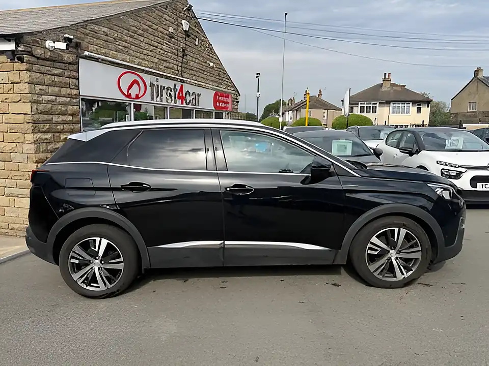 Used 2005 Peugeot 3008 GT Line Black - Interior and Exterior details 4