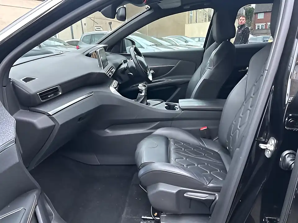 Used 2005 Peugeot 3008 GT Line Premium Black - Interior and Exterior details 4