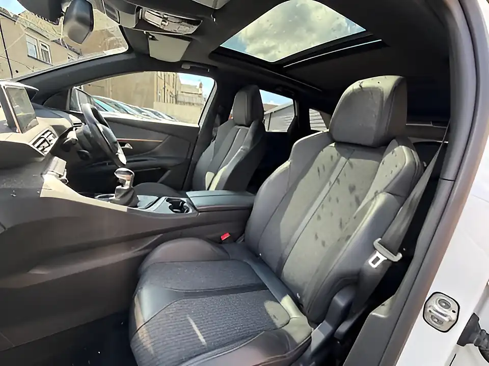Used 2005 Peugeot 3008 GT Line Premium White - Interior and Exterior details 14