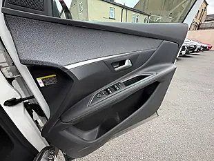 Used 2005 Peugeot 3008 GT Line Premium White - Interior and Exterior details 13