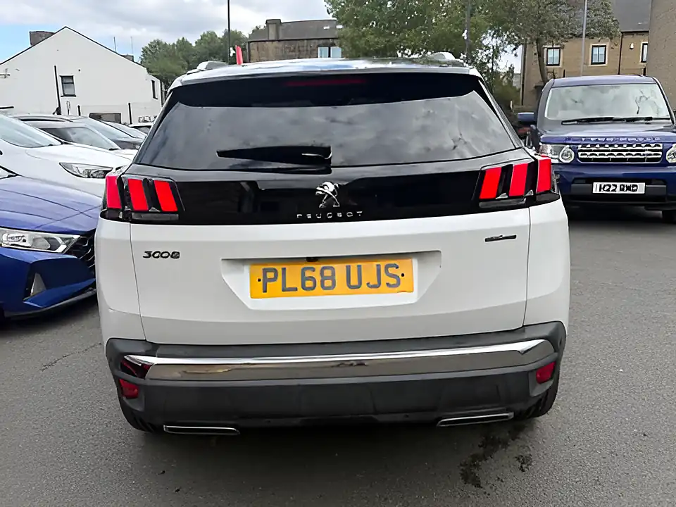 Used 2005 Peugeot 3008 GT Line Premium White - Interior and Exterior details 5