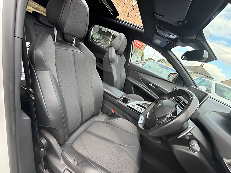 Used 2005 Peugeot 3008 GT Line Premium White - Interior and Exterior details 9