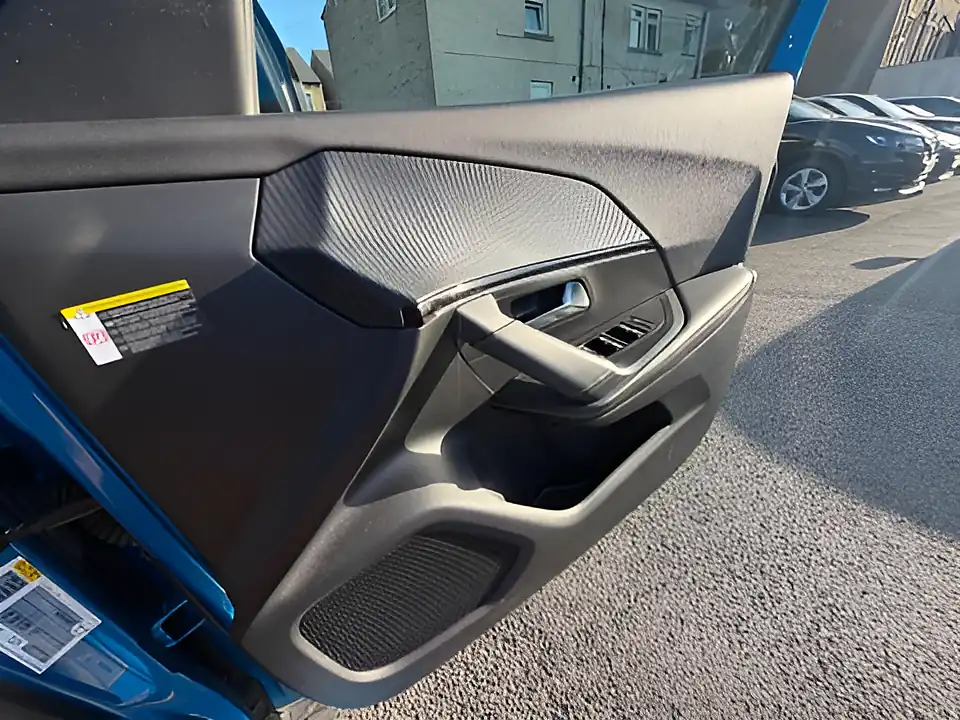 Used 2005 Peugeot e-2008 GT Blue - Interior and Exterior details 7