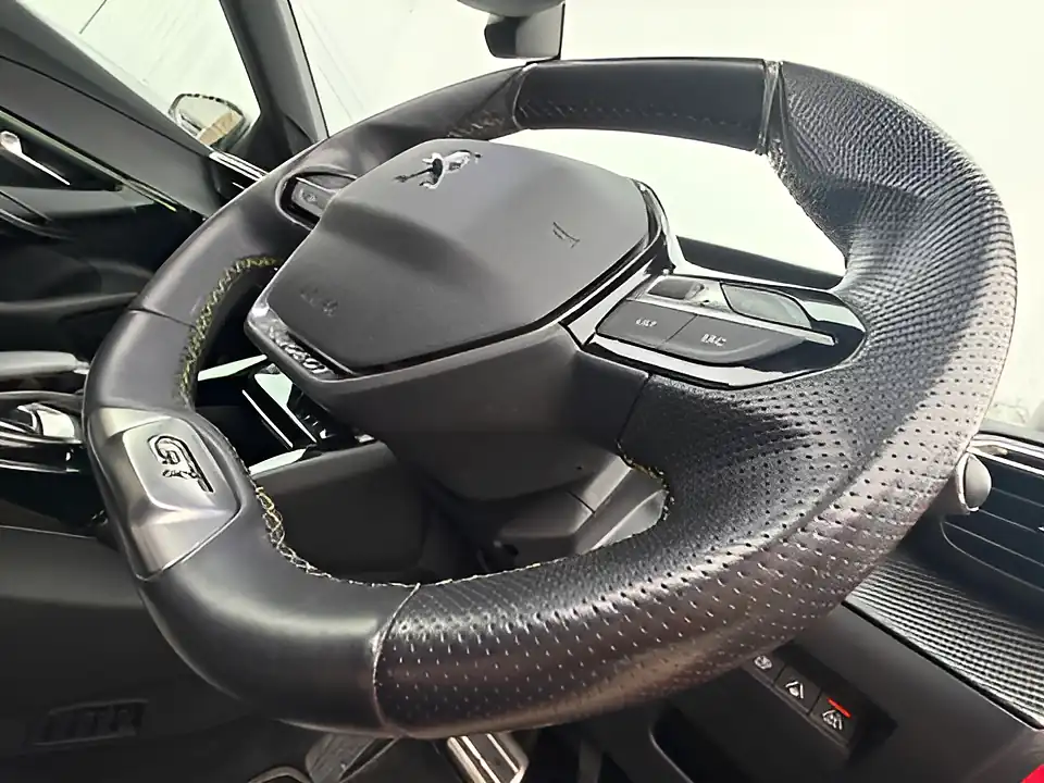 Used 2005 Peugeot e-2008 GT Premium Red - Interior and Exterior details 16