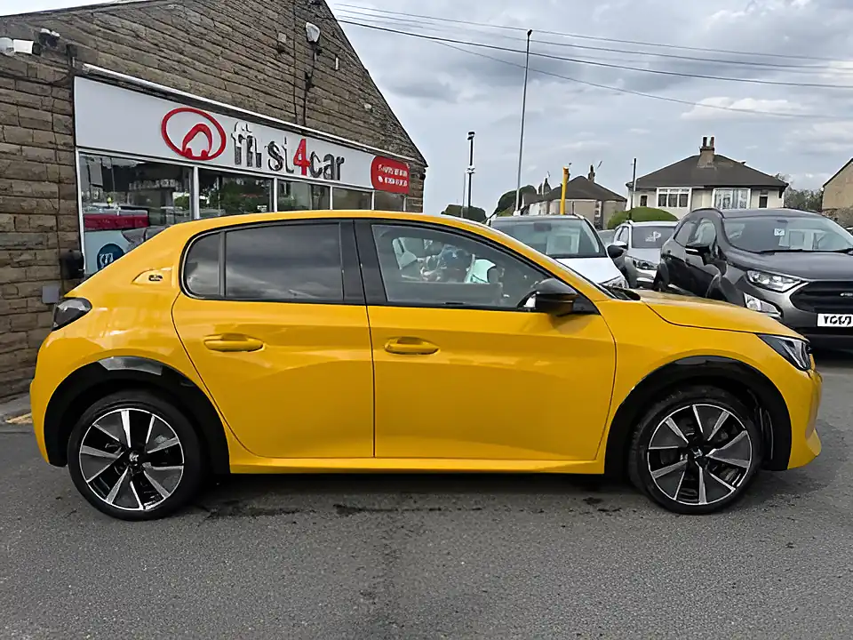 Used 2005 Peugeot e-208 GT Premium Faro Yellow - Interior and Exterior details 3