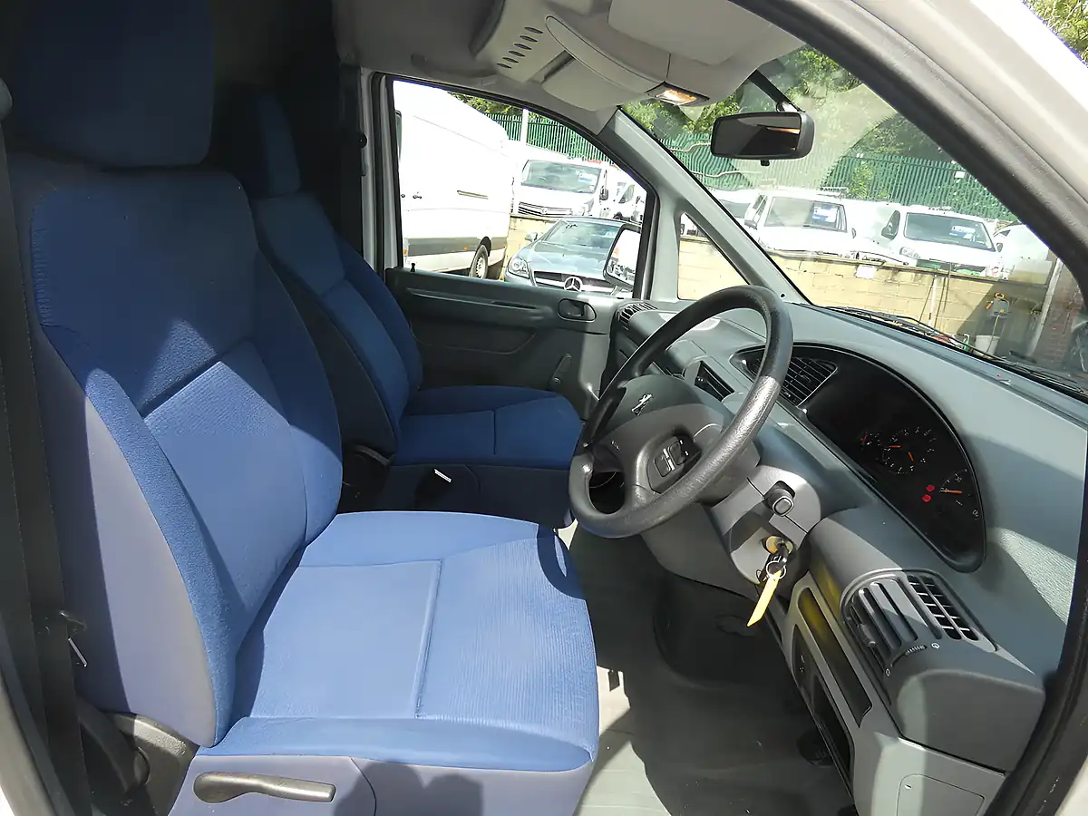 Used 2005 Peugeot Expert Surveillance Van White - Interior and Exterior details 2