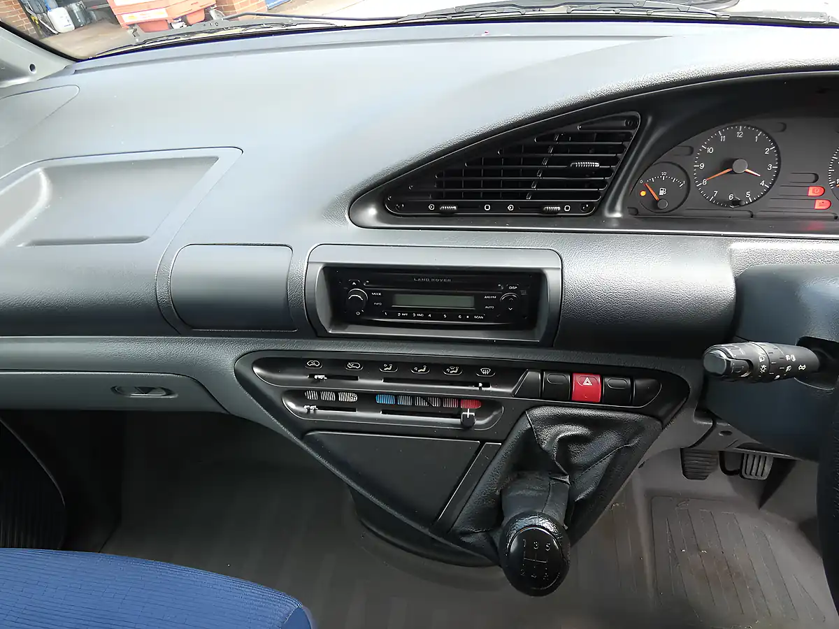 Used 2005 Peugeot Expert Surveillance Van White - Interior and Exterior details 8