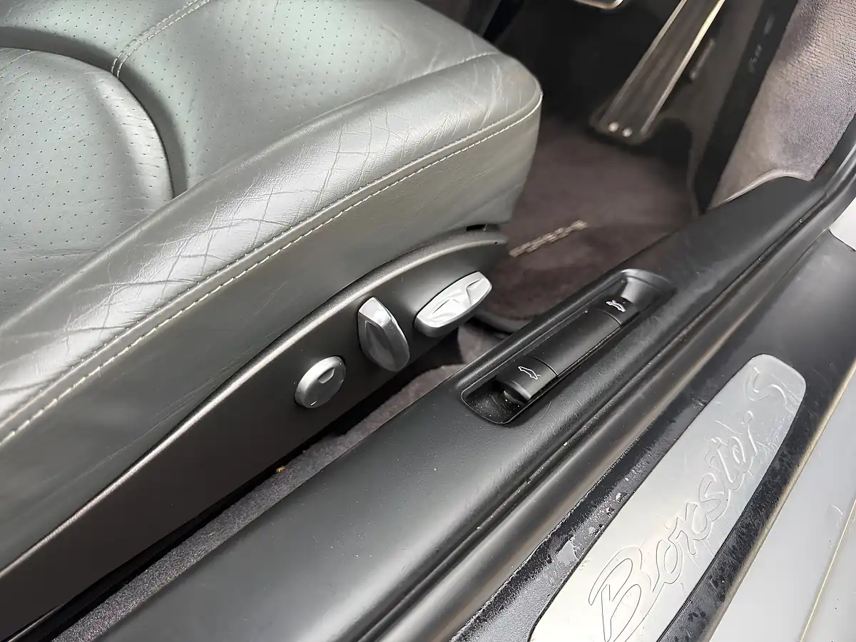 Used 2005 Porsche Boxster S Tiptronic Silver - Interior and Exterior details 17