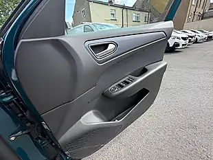 Used 2005 Renault Arkana Iconic Zanzibar Blue - Interior and Exterior details 13