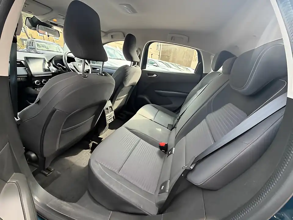Used 2005 Renault Arkana Iconic Zanzibar Blue - Interior and Exterior details 9