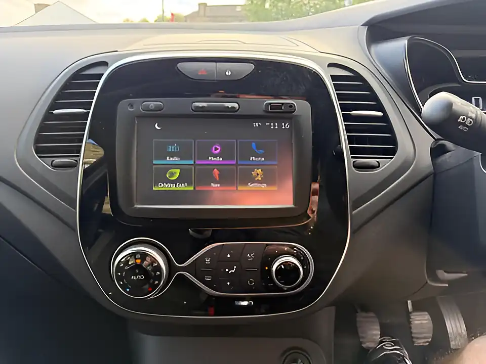 Used 2005 Renault Captur Dynamique Nav Black - Interior and Exterior details 10