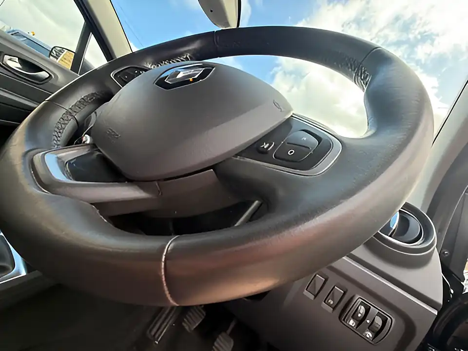 Used 2005 Renault Captur Dynamique Nav Black - Interior and Exterior details 11