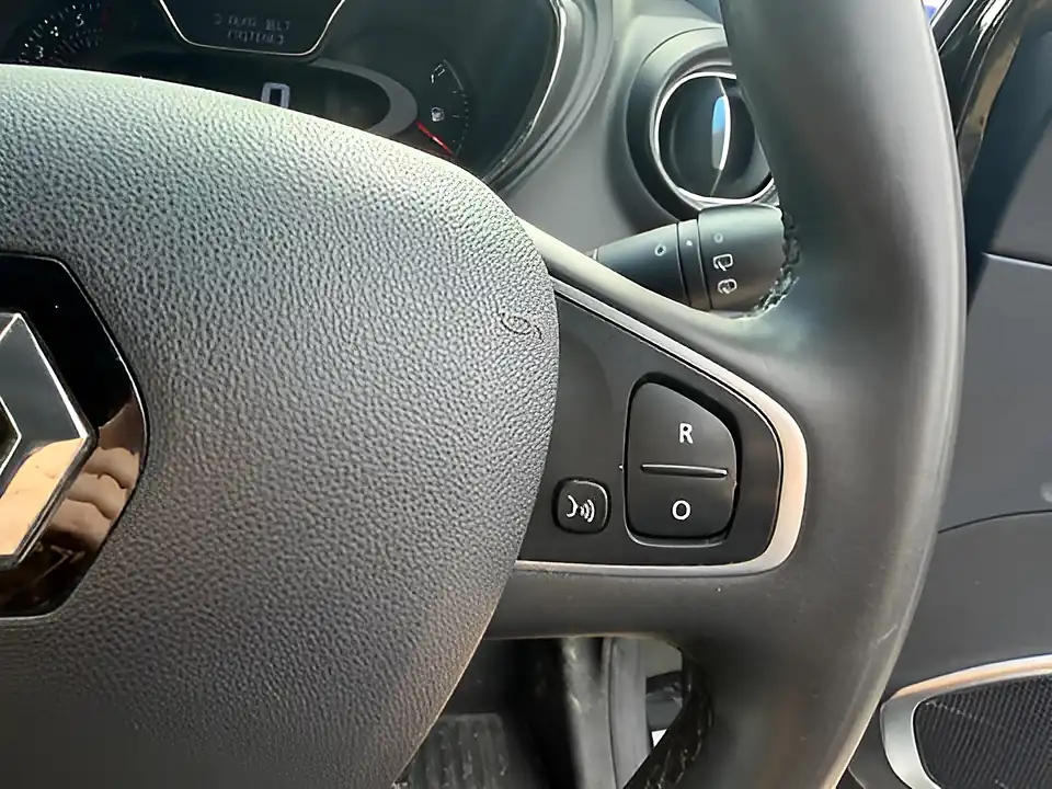 Used 2005 Renault Captur Dynamique Nav Black - Interior and Exterior details 13
