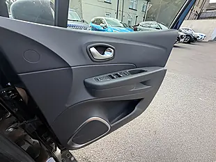 Used 2005 Renault Captur Dynamique Nav Black - Interior and Exterior details 14