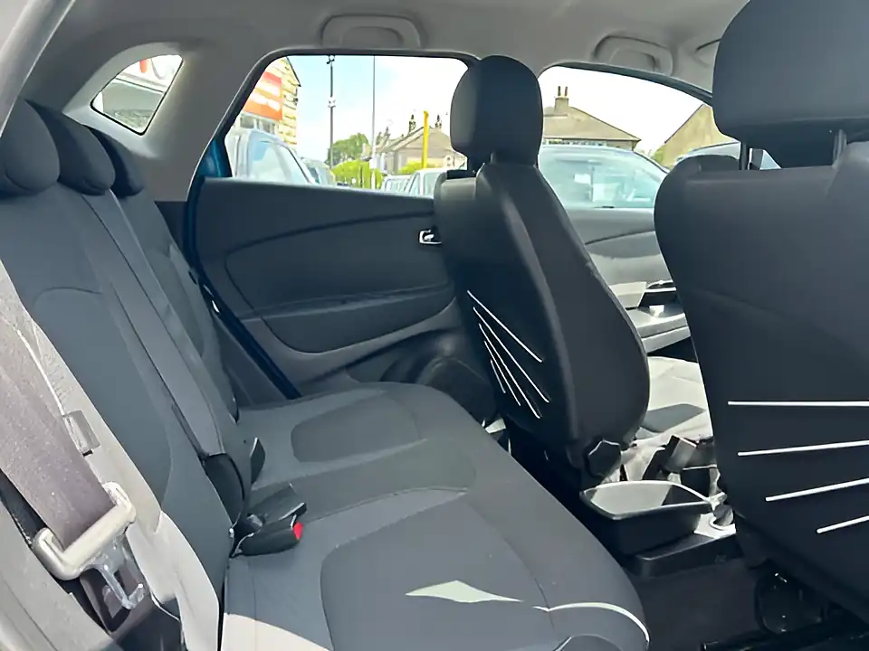 Used 2005 Renault Captur Dynamique Nav Blue - Interior and Exterior details 10