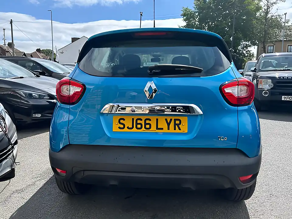 Used 2005 Renault Captur Dynamique Nav Blue - Interior and Exterior details 5