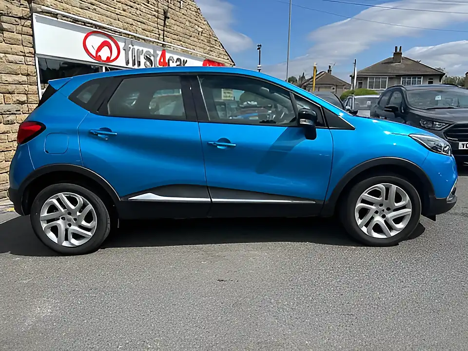 Used 2005 Renault Captur Dynamique Nav Blue - Interior and Exterior details 6